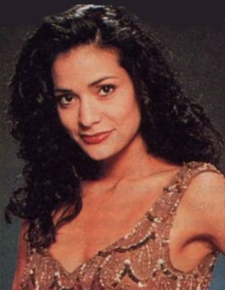 Strong and stubborn, Nikki Alvarez makes her appearance in Santa Barbara in December 1989. She then turns to be Travis Bucknell&#39;s girlfriend, ... - Nikki9